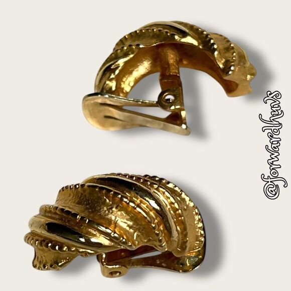 Vintage Gold Plated Clip-On Earrings - Picture 7 of 8
